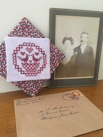Quirky Quaker Love Birds - Darling & Whimsy Designs